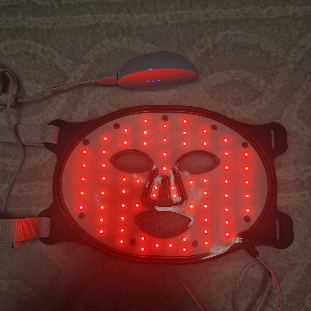 Omnilux LED Red Light Face Mask EUC!